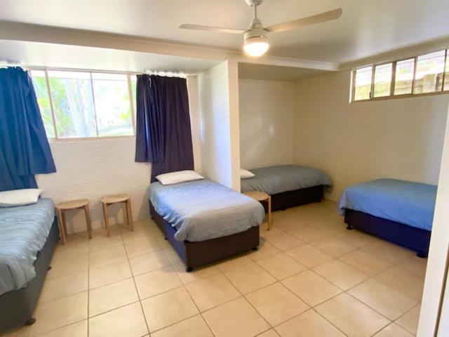Orchid Beach Apartments Фрейзър Айлънд Екстериор снимка