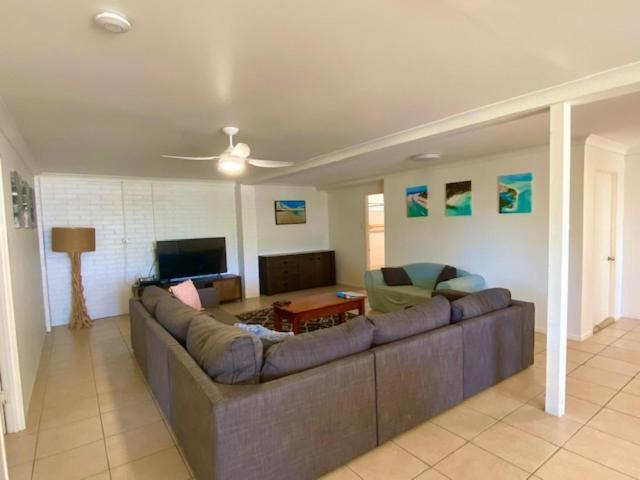 Orchid Beach Apartments Фрейзър Айлънд Екстериор снимка