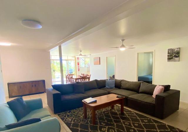Orchid Beach Apartments Фрейзър Айлънд Екстериор снимка