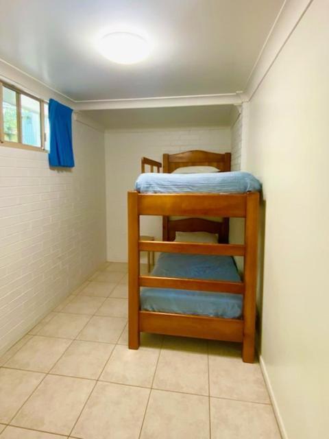 Orchid Beach Apartments Фрейзър Айлънд Екстериор снимка