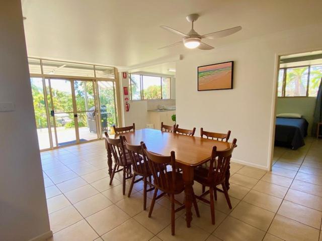 Orchid Beach Apartments Фрейзър Айлънд Екстериор снимка